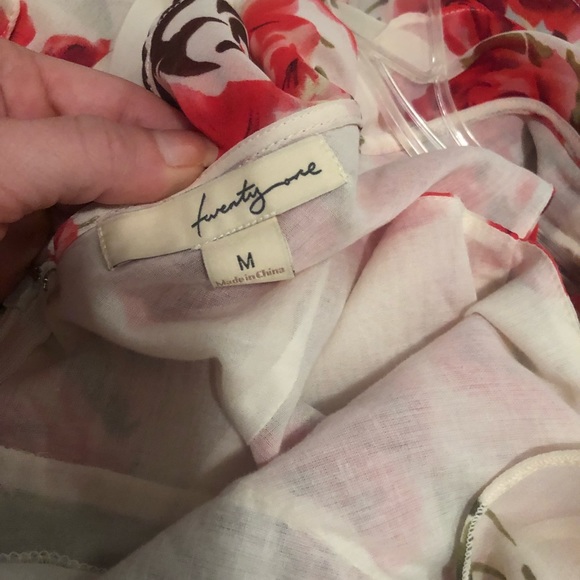 Floral dress. Size M worn once - Picture 4 of 4